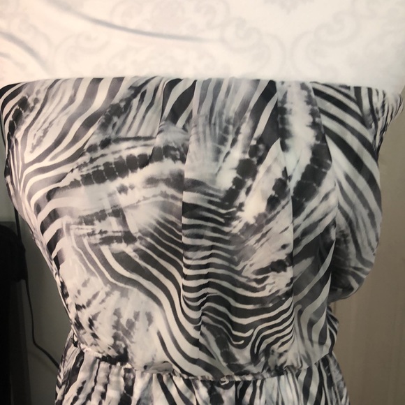 Trendyland Zebra strapless dress size medium - Picture 2 of 14
